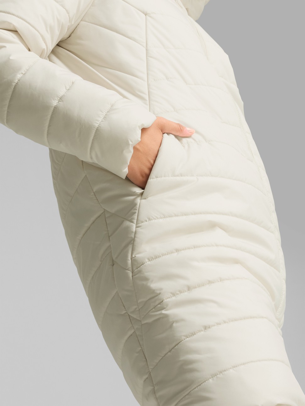 Куртка жіноча Puma ESS Hooded Padded Coat молочна 84894280 — фото 6