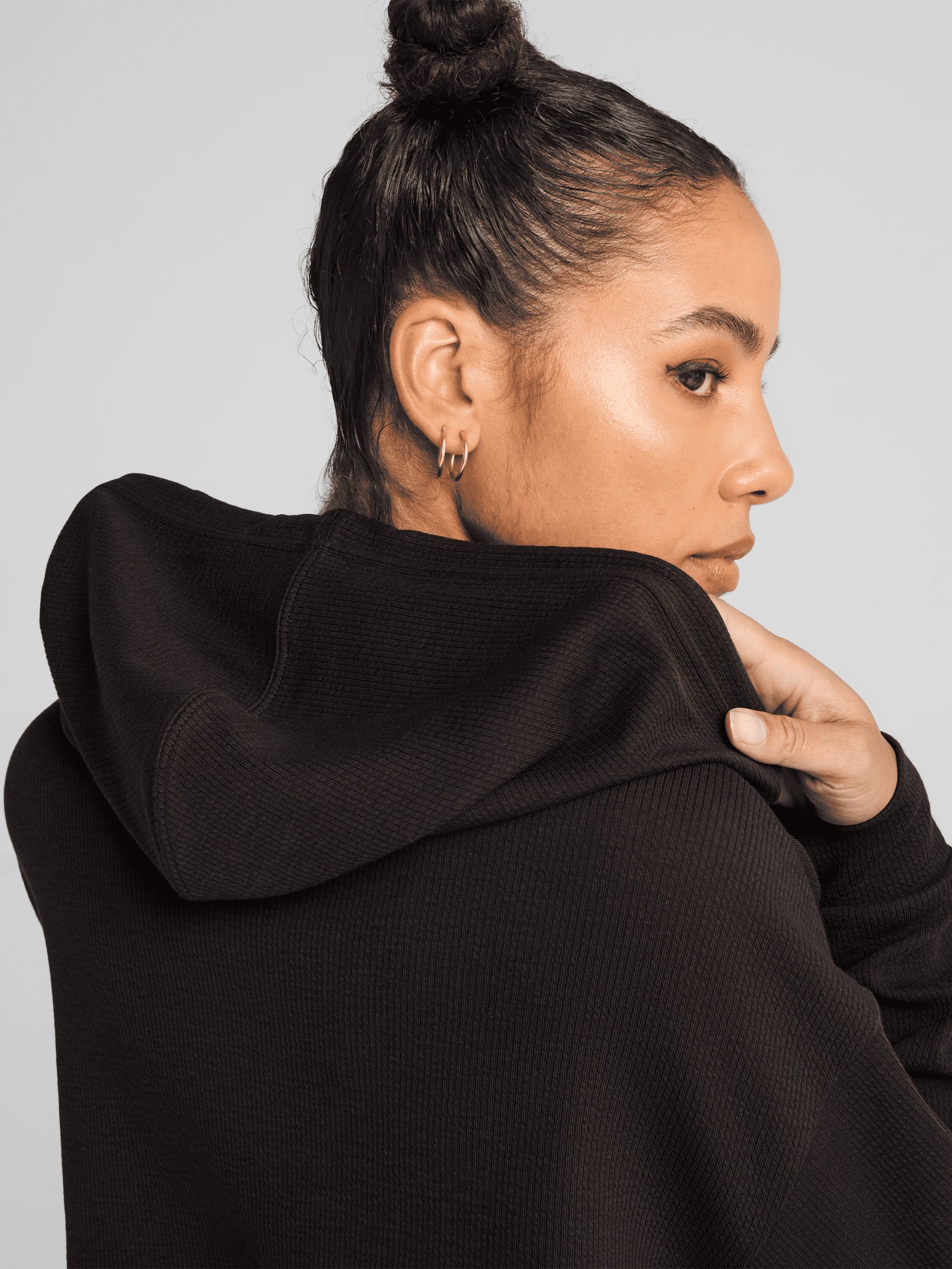 Толстовка жіноча Puma HER Crop Full-Zip Hoodie чорна 68505601 изображение 5