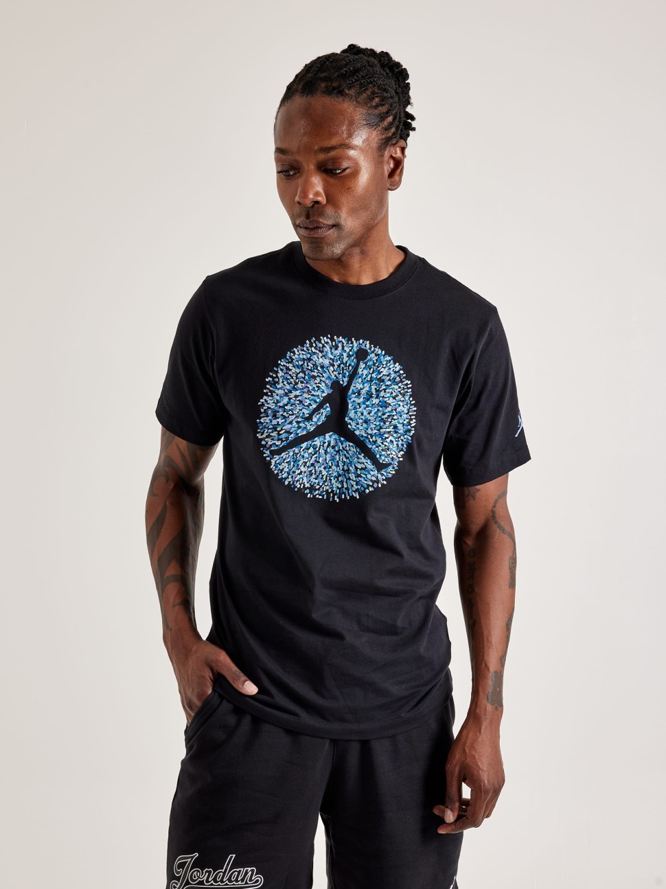 Футболка мужская Nike M J FLT ESS POOL SS CREW черная FN6006-010 — фото 2