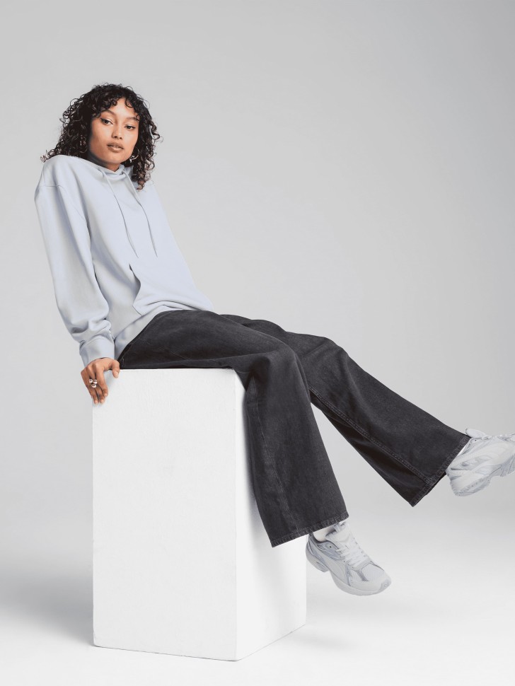 Толстовка жіноча Puma HER Relaxed Hoodie блакитна 68505747 изображение 6