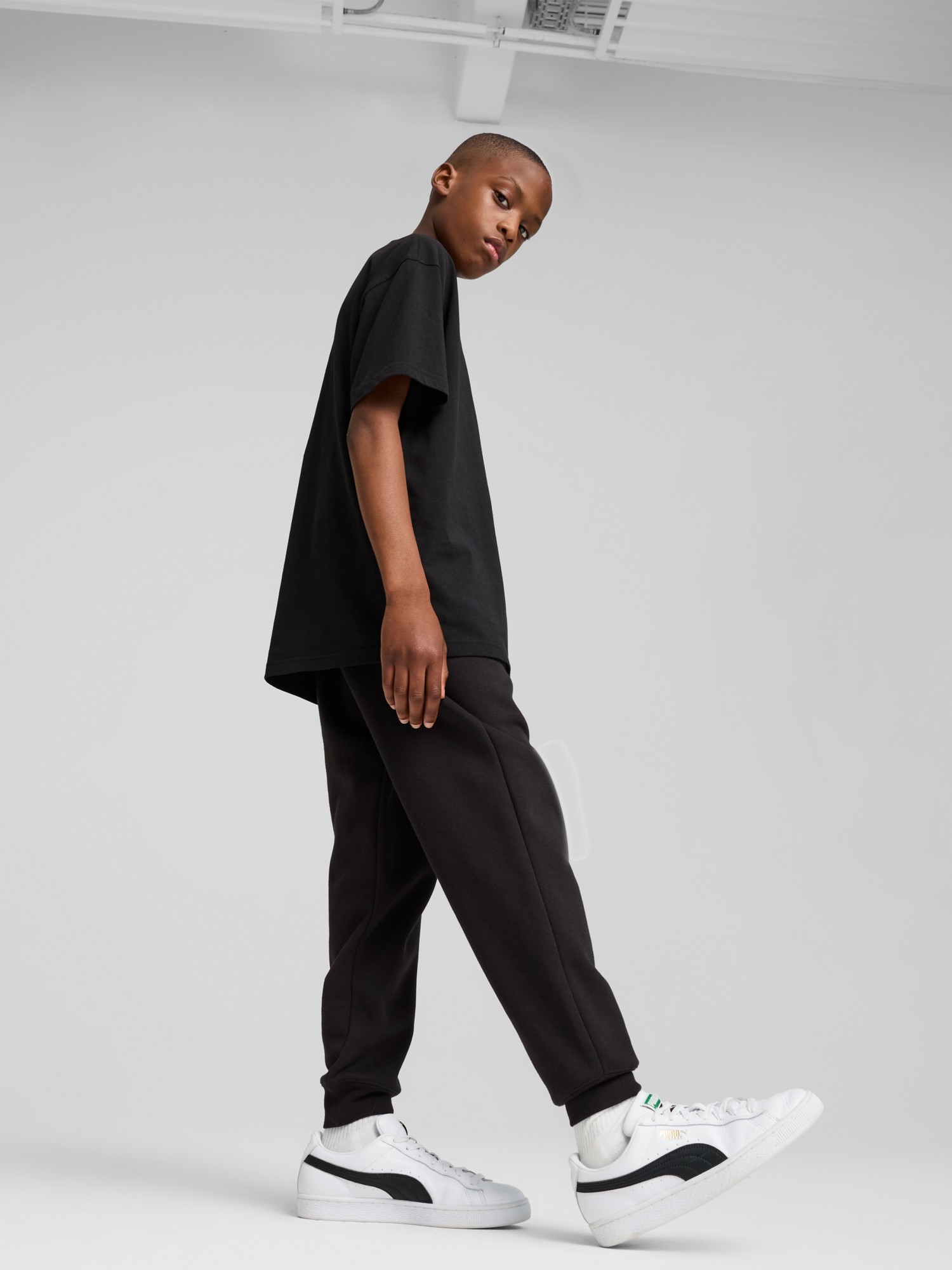 Брюки детские Puma ESS No. 1 Logo Sweatpants FL черные 68491201 изображение 4