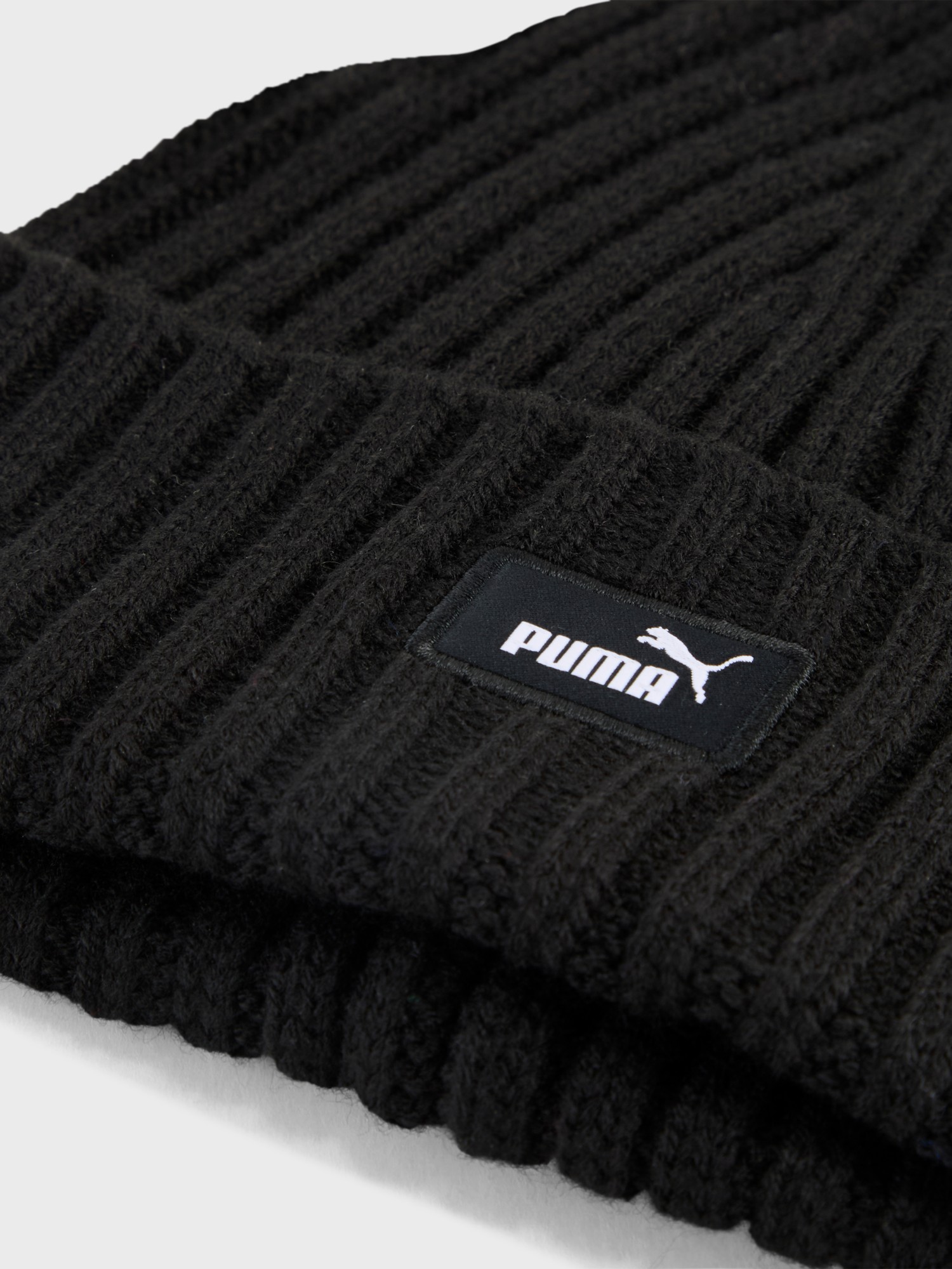 Шапка  Puma ESS Fisherman Beanie черная 02640101 изображение 4