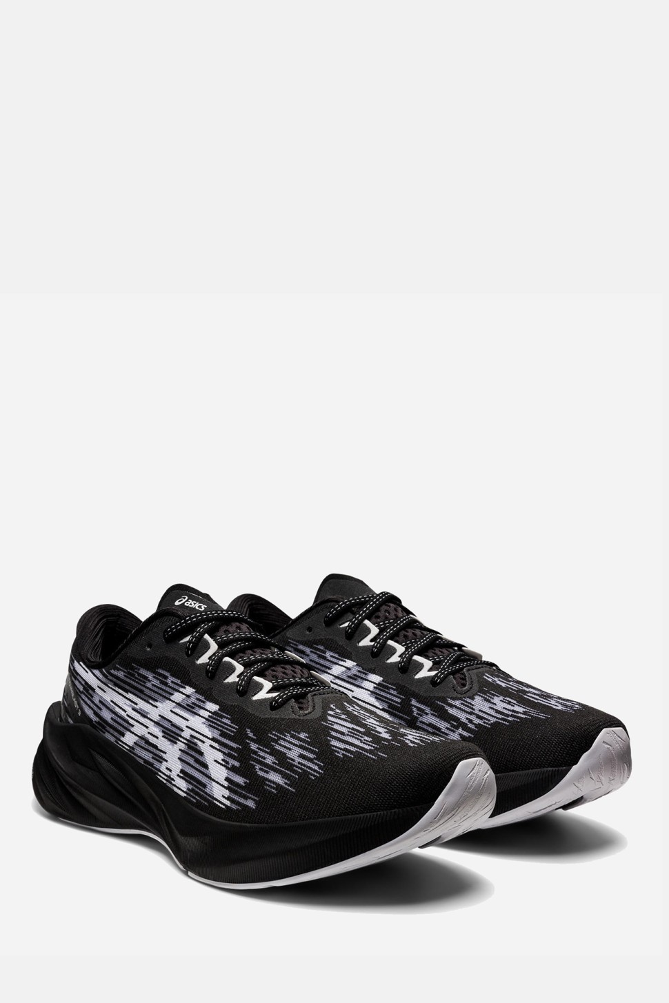 Кросівки Asics Novablast 3 чорні 1011B458-002 — фото 2