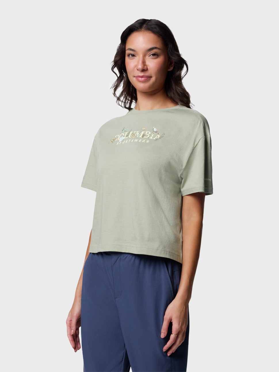 Футболка жiноча Columbia Rolling Bend™ Graphic Relaxed Crop SS хакі 2119991-348 — фото 3