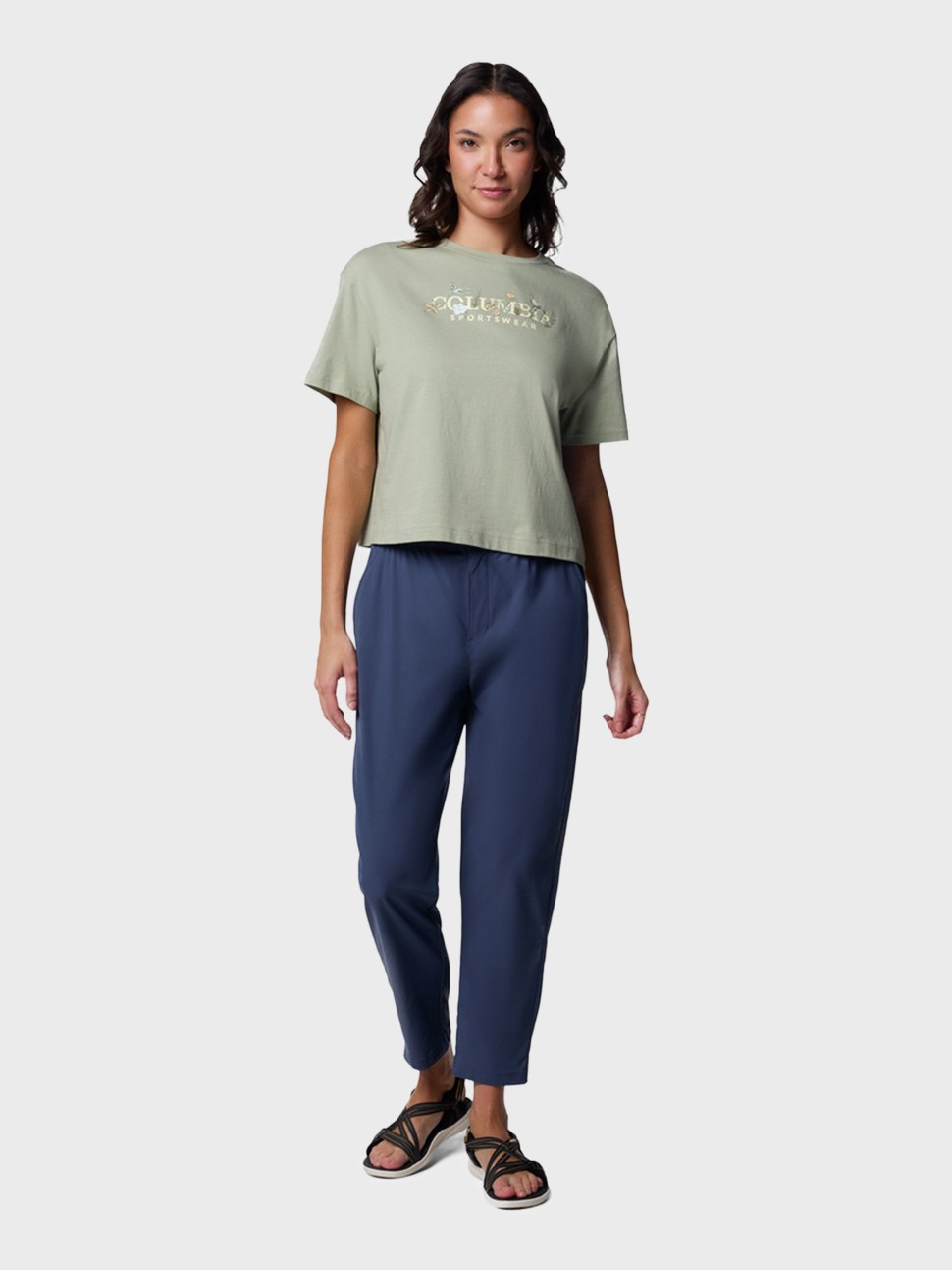 Футболка жiноча Columbia Rolling Bend™ Graphic Relaxed Crop SS хакі 2119991-348 — фото 6