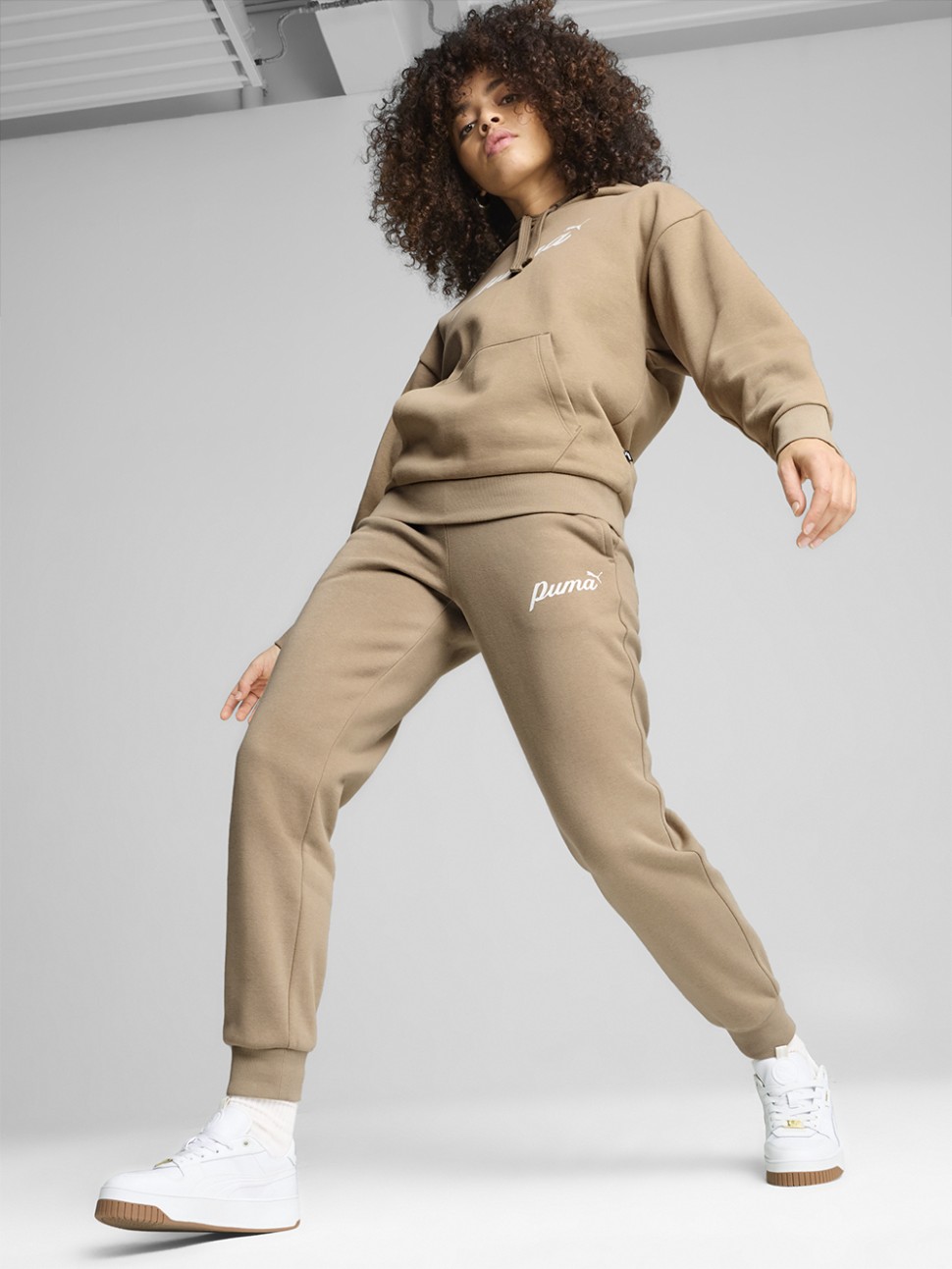 Штани жіночі Puma ESS+ Script Pants FL бежеві 68153667 — фото 4