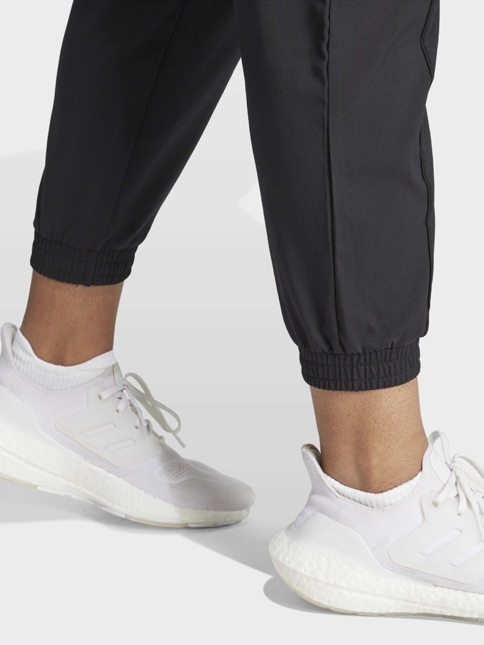Штани жіночі Adidas TR-ES MIN PT чорні IJ5923 — фото 7