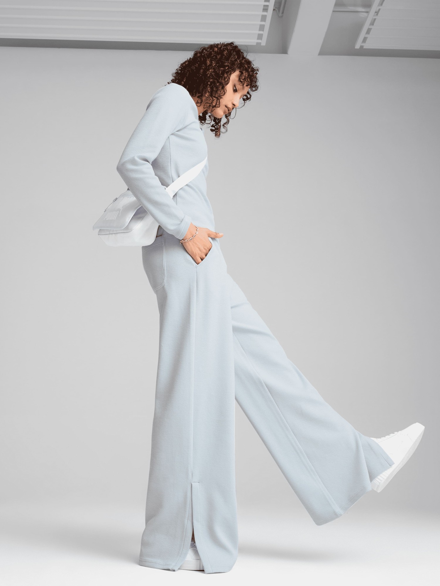 Штани жіночі Puma HER High-Waist Straight Pant блакитні 68506147 изображение 6