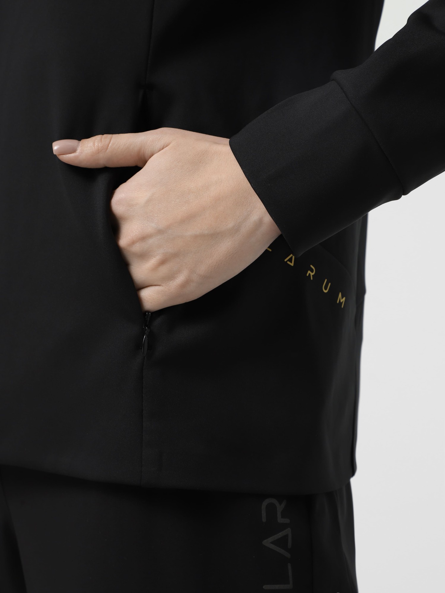 Толстовка жіноча Larum Evelyn чорна 102519-010 изображение 5