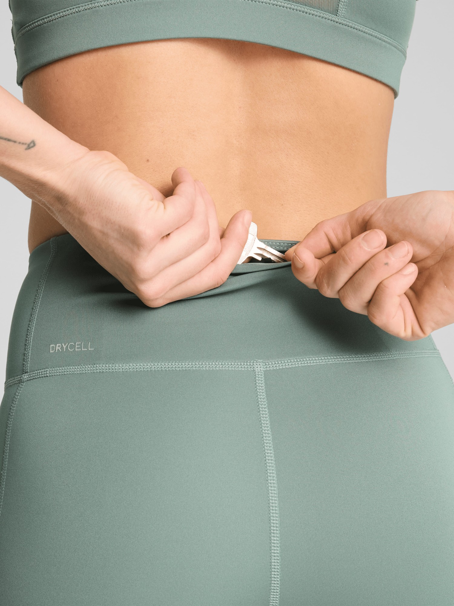 Легінси жіночі Puma W TAD ESSENTIAL TIGHT HW FL зелені 52590030 изображение 5