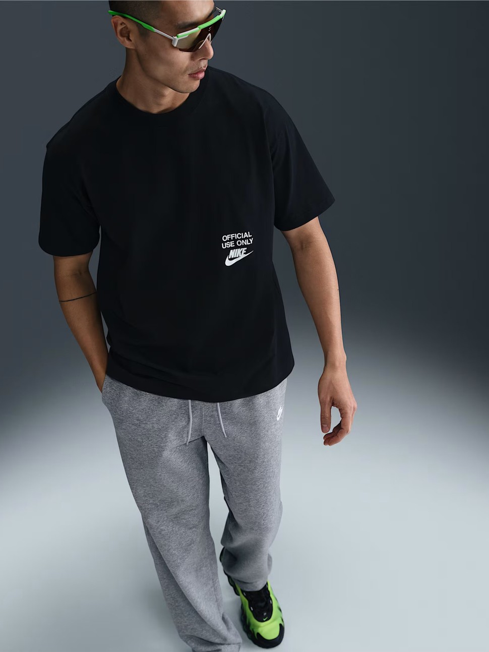 Футболка чоловіча Nike U NSW TEE M90 OC REMIX чорна HJ0774-010 — фото 2