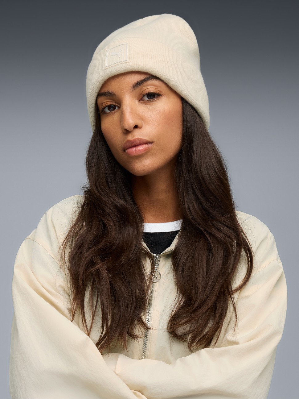 Шапка Puma WARDROBE ESS High Crown Beanie молочна 02640905 — фото 5