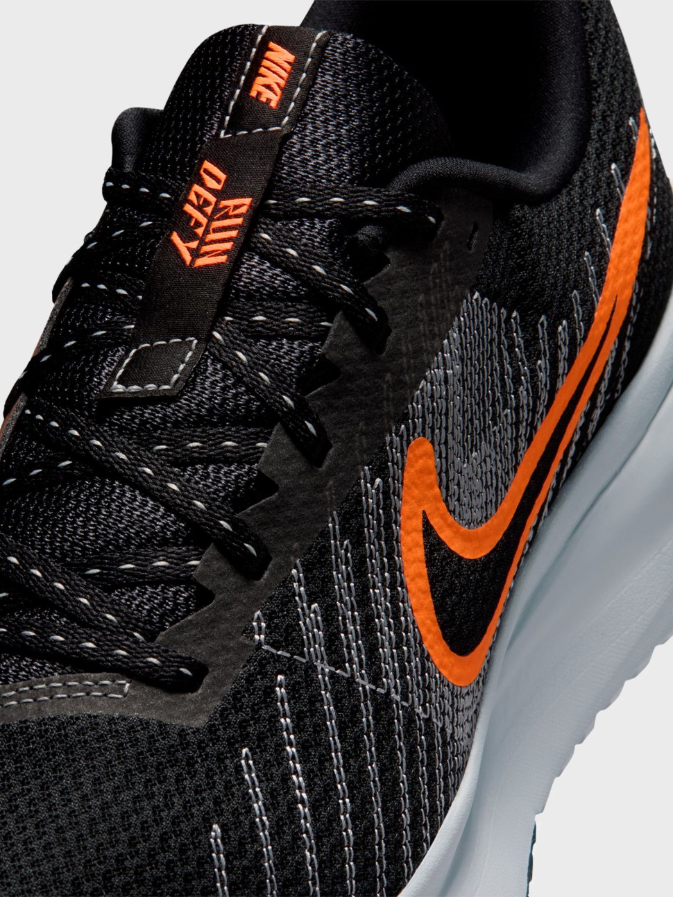 Кросівки чоловічі Nike NIKE RUN DEFY чорні HM9594-011 — фото 4 — Sport City Кросівки чоловічі Nike NIKE RUN DEFY чорні HM9594-011 — фото 4