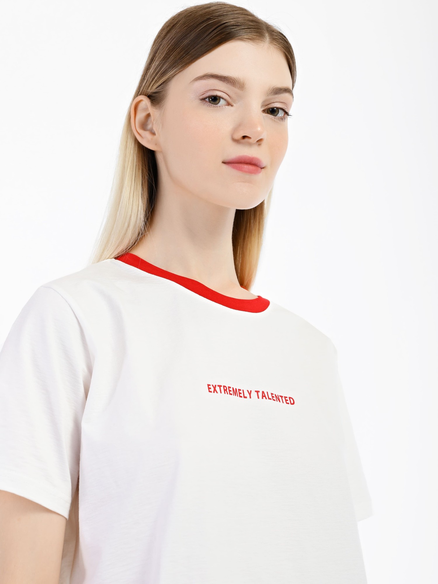 Футболка жіноча Evoids Remina червона 552104-650 изображение 3