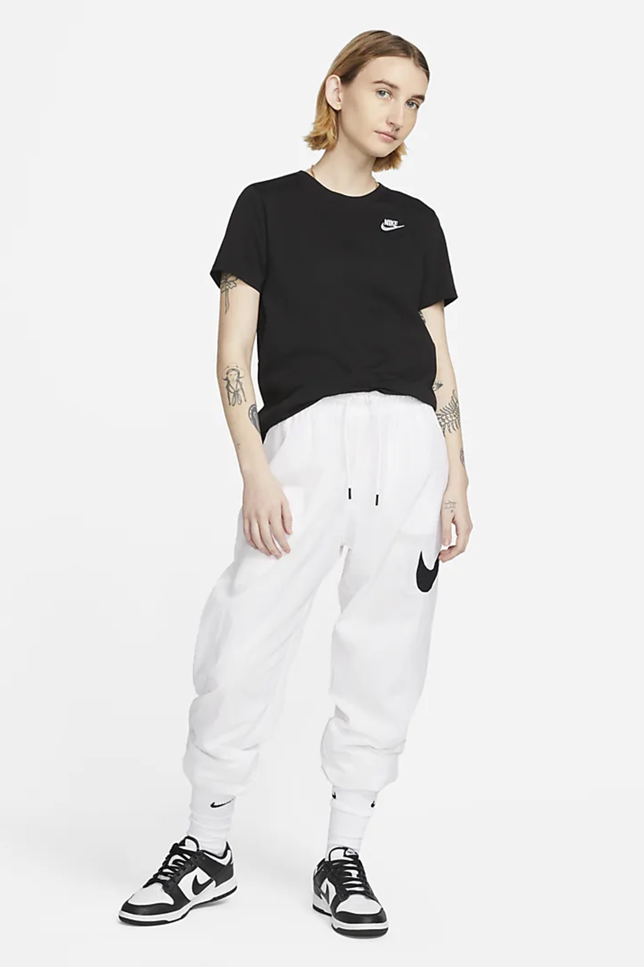 Футболка женская Nike W NSW TEE CLUB черная DX7902-010 изображение 2