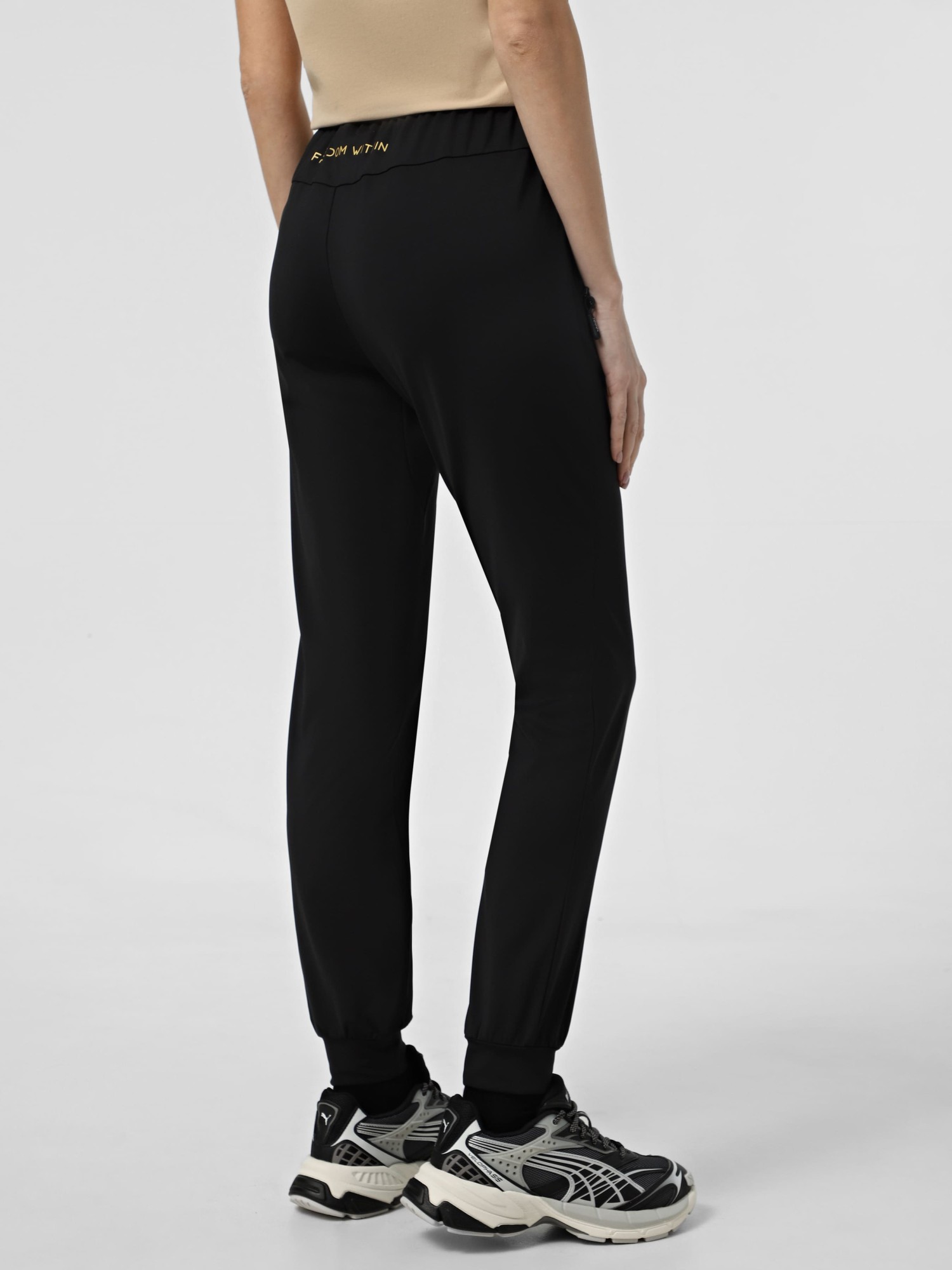 Штани жіночі Larum Freya чорні 102520-010 изображение 3