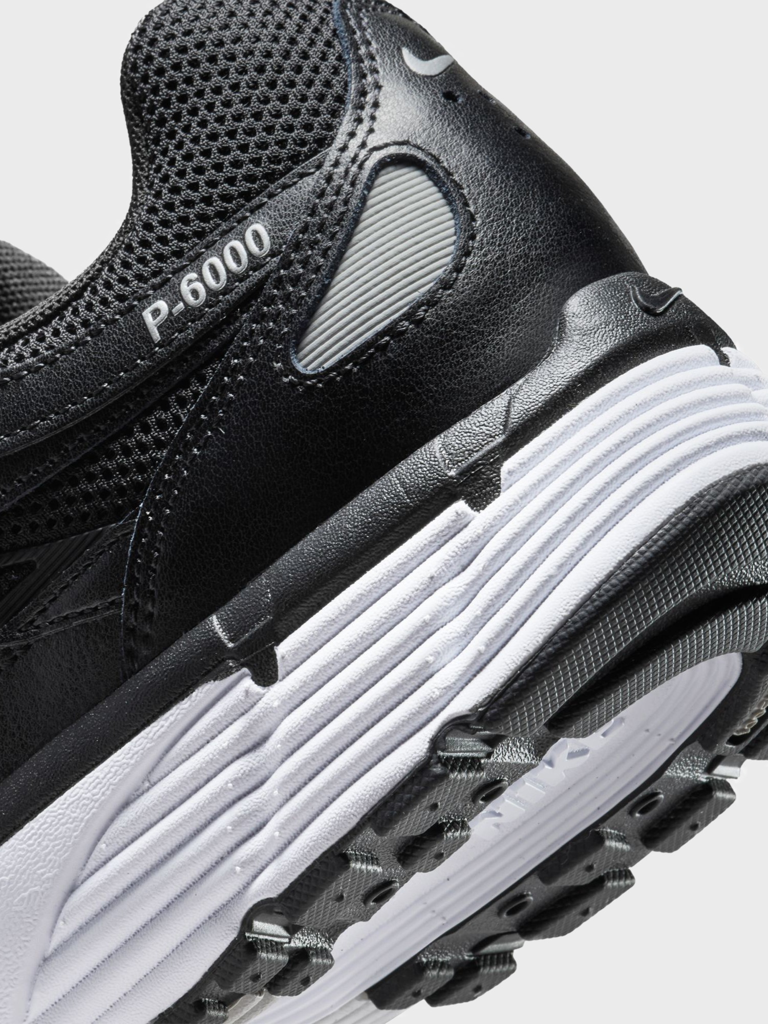 Кросівки чоловічі Nike P-6000 чорні CD6404-026 изображение 5