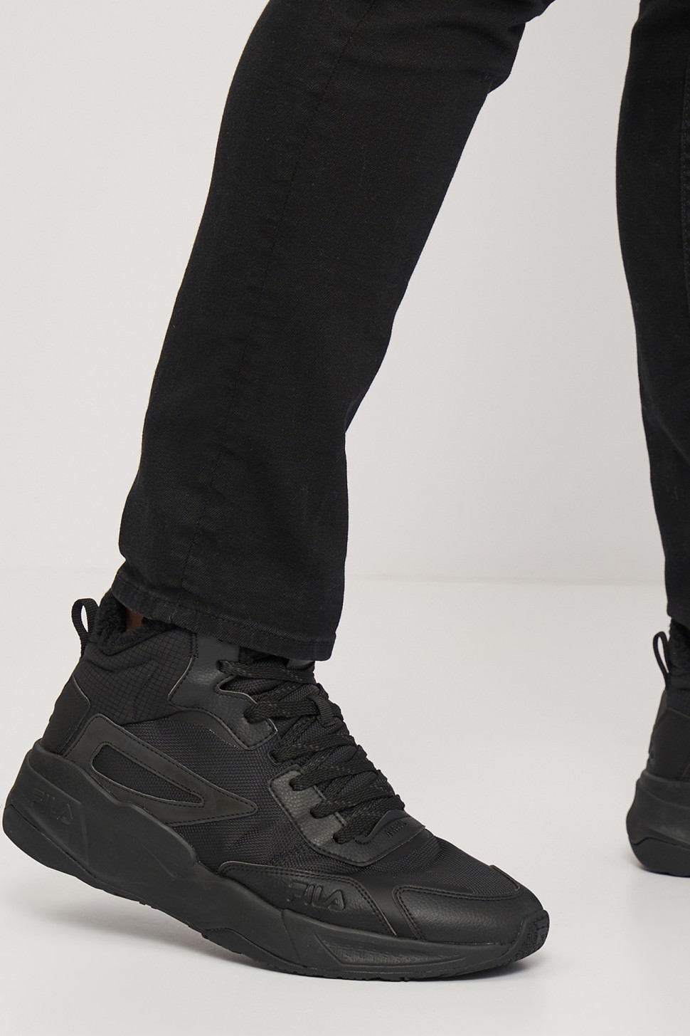Напівчоботи чоловічі Fila CHAIN MID WNTR M чорні 111950-99 — фото 5