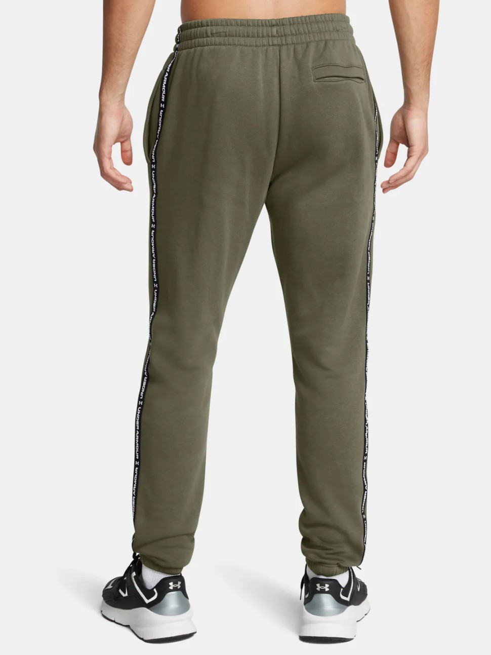 Штани чоловічі Under Armour UA Icon Fleece Jgr Taping оливкові 1389358-390 — фото 3