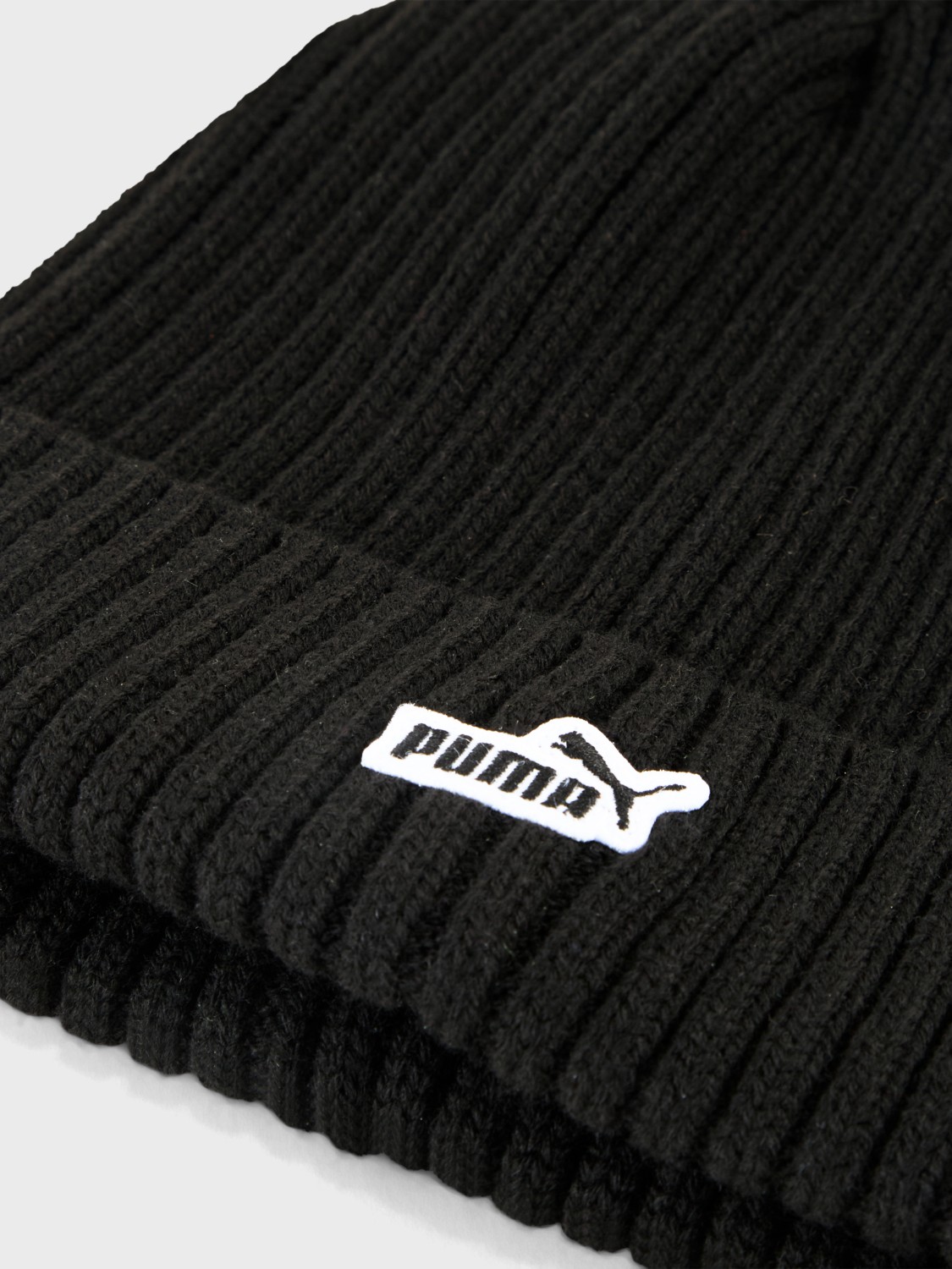 Шапка  Puma ESS PATCH Mid Crown Beanie черная 02641701 изображение 4