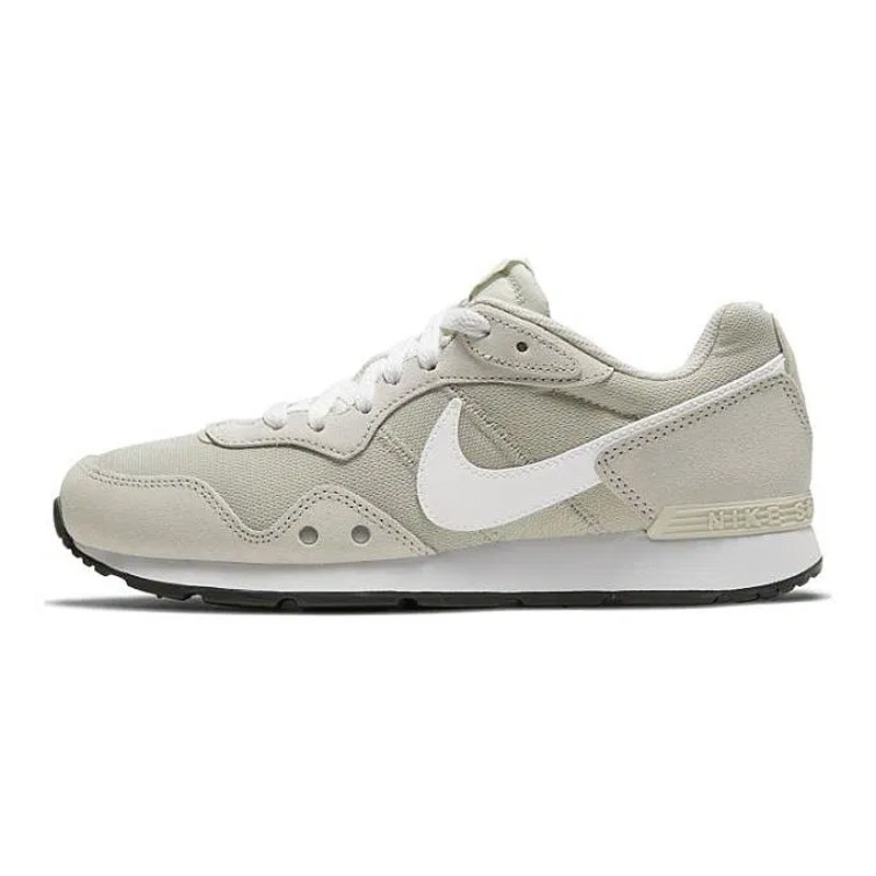 Кросівки жіночі Nike Venture Runner бежеві CK2948-002 — Sport City Кросівки жіночі Nike Venture Runner бежеві CK2948-002