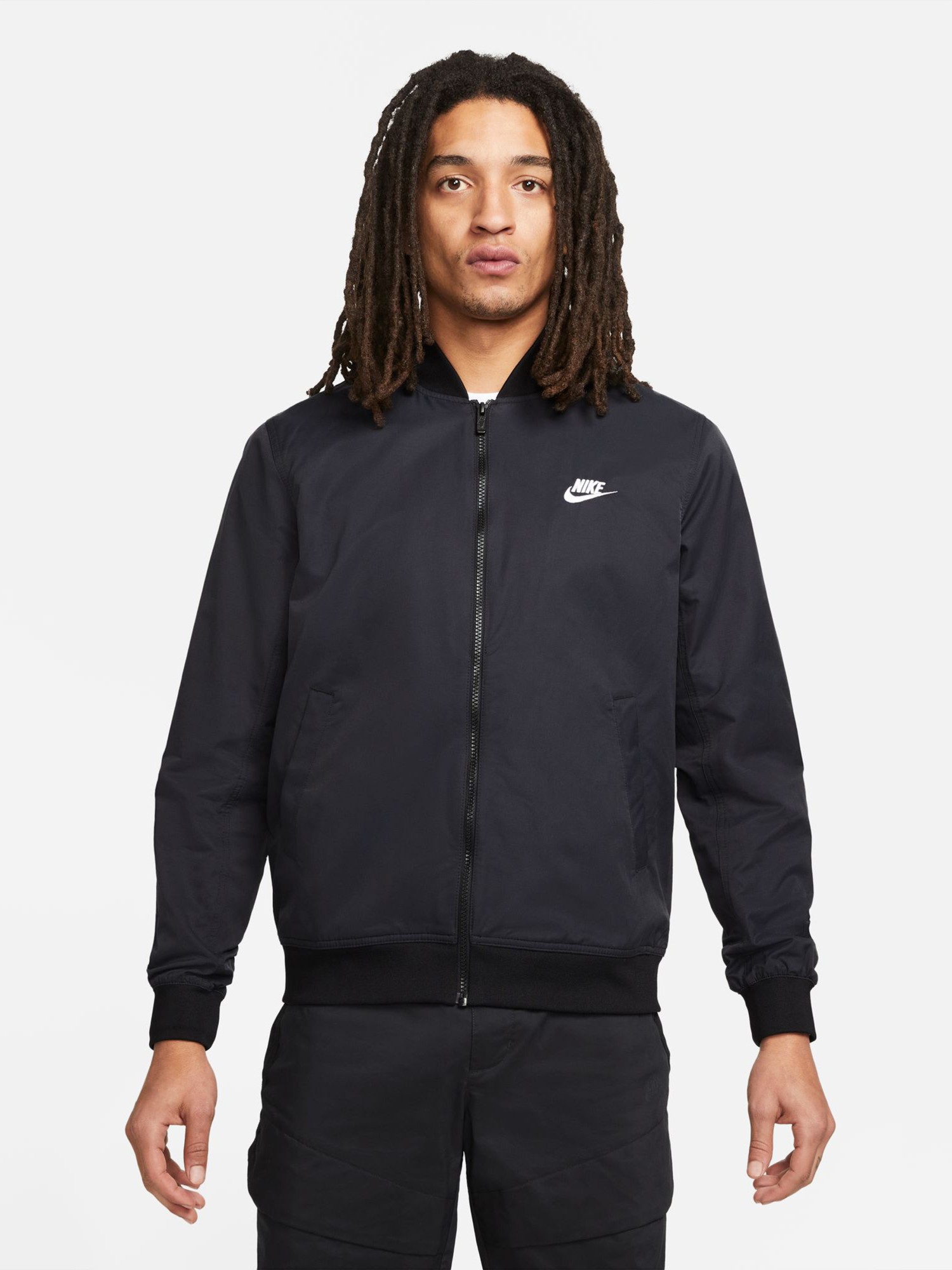 Ветровка мужская Nike M NK CLUB WVN UL BOMBR JKT черная DM6821-010 изображение 2