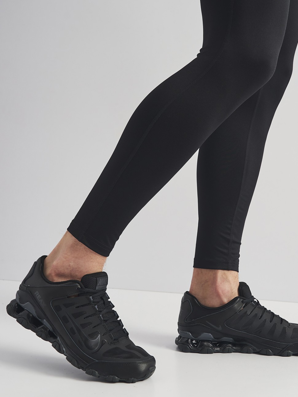 Кросівки чоловічі Nike NIKE REAX 8 TR MESH чорні 621716-008 — фото 8