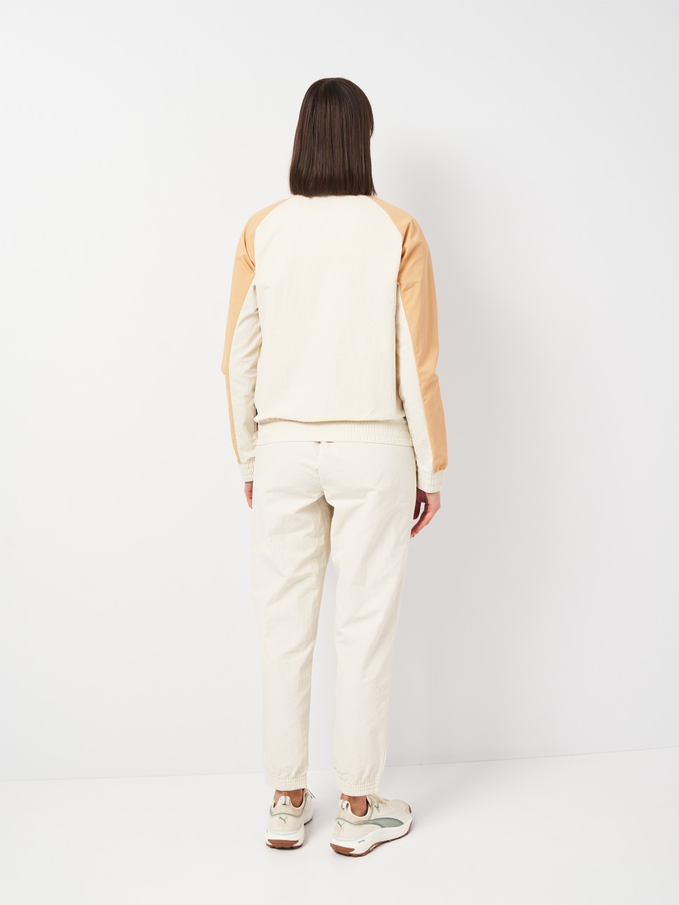 Костюм жіночий Puma Woven Tracksuit бежевий 68508087 — фото 3