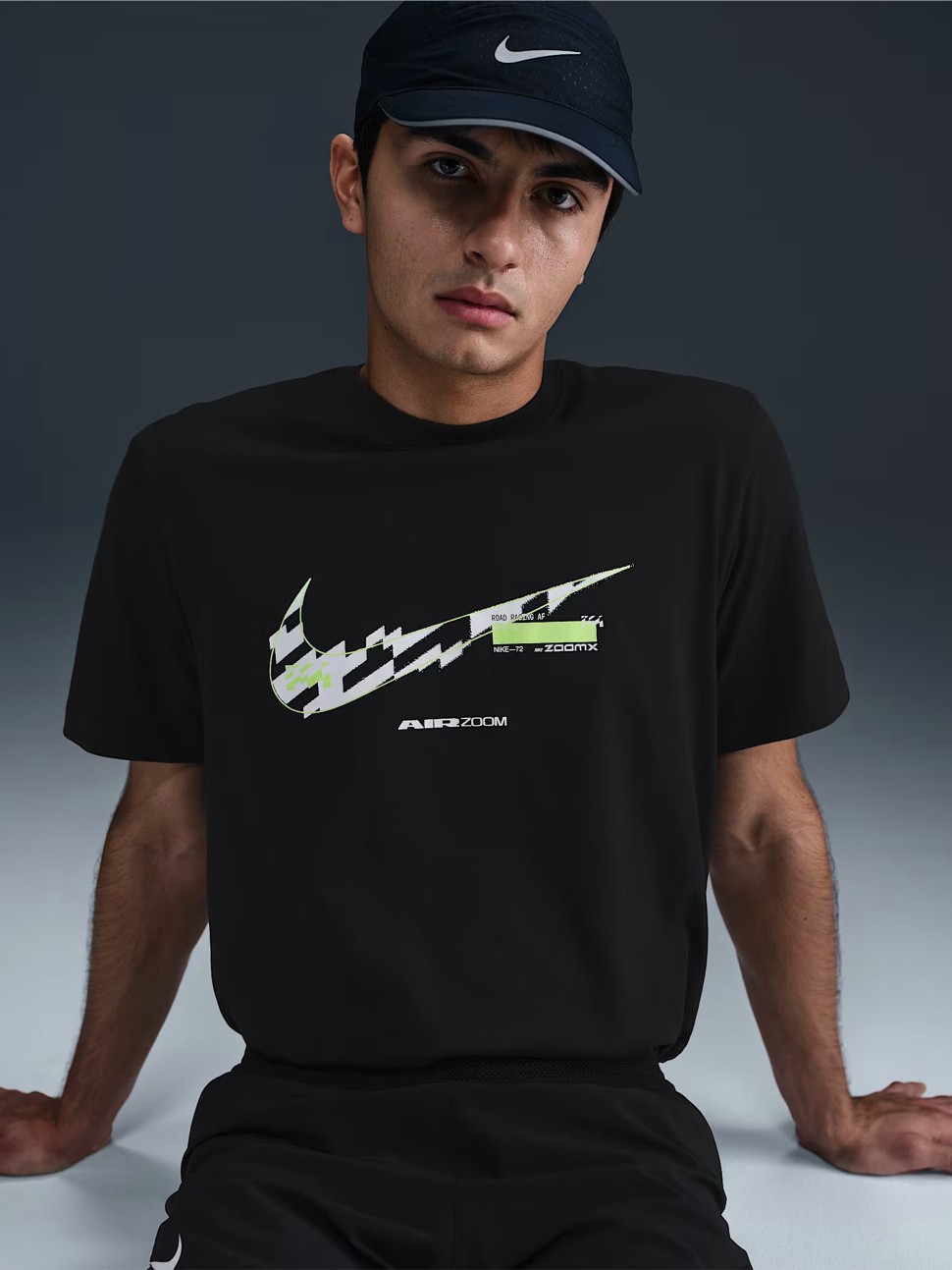 Футболка чоловіча Nike M NK TEE ELITE ENTRY чорна HJ3684-010 — фото 2