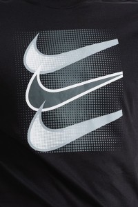 Футболка чоловіча Nike M NSW TEE 12MO SWOOSH чорна DZ5173-010 изображение 3