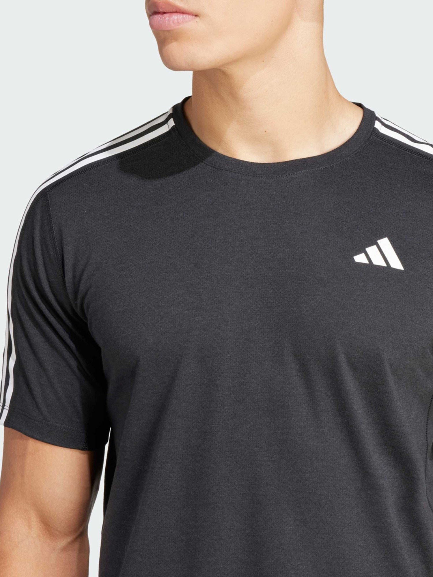 Футболка чоловіча Adidas OTR E 3S TEE чорна IQ3834 изображение 5