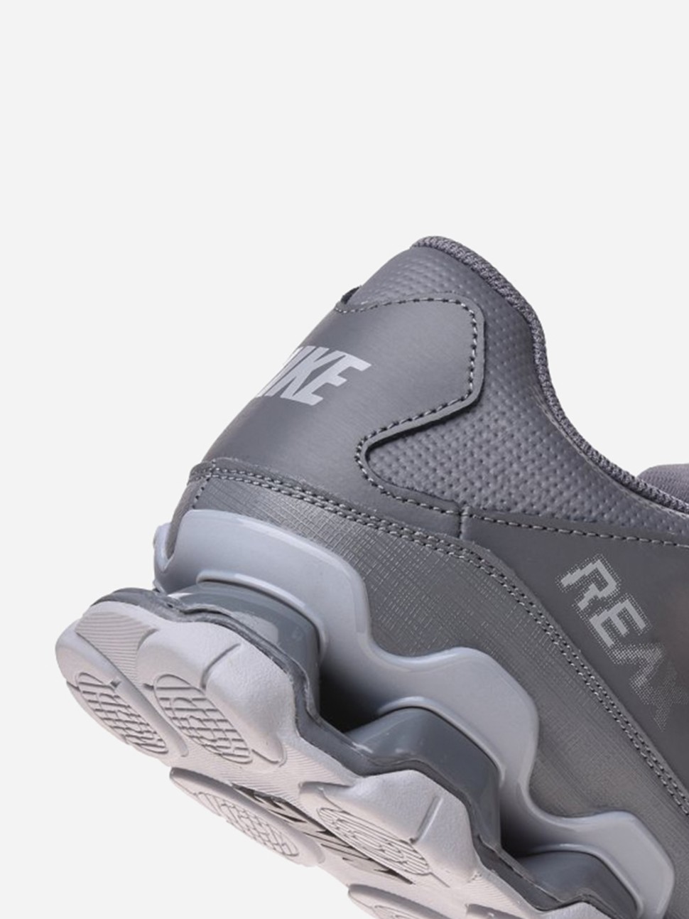 Кроссовки мужские Nike NIKE REAX 8 TR MESH серые 621716-010 — фото 5 — Sport City Кроссовки мужские Nike NIKE REAX 8 TR MESH серые 621716-010 — фото 5