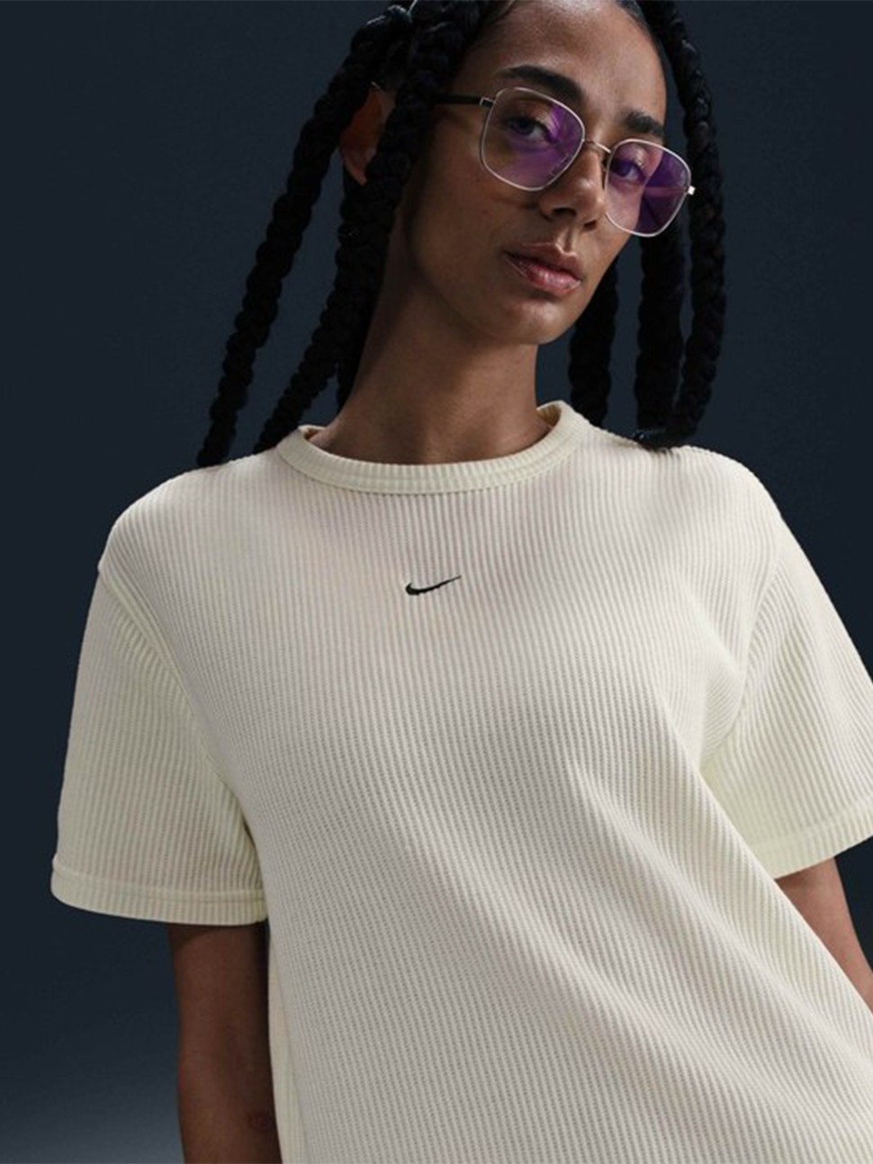 Футболка женская Nike W NSW NK CHLL WFL SS TOP кремовая HJ3838-134 — фото 2 — Sport City Футболка женская Nike W NSW NK CHLL WFL SS TOP кремовая HJ3838-134 — фото 2