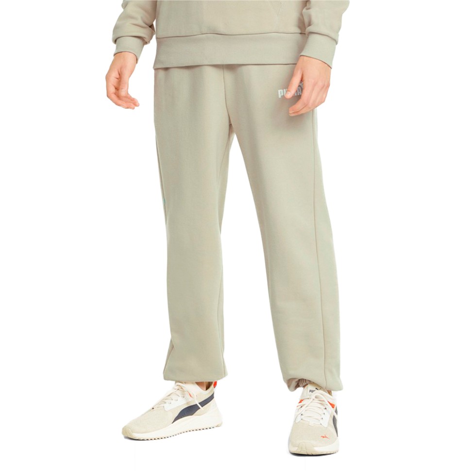 Брюки мужские ESS+ Relaxed Sweatpants TR cl Putty бежевые 84741764 — Sport City Брюки мужские ESS+ Relaxed Sweatpants TR cl Putty бежевые 84741764