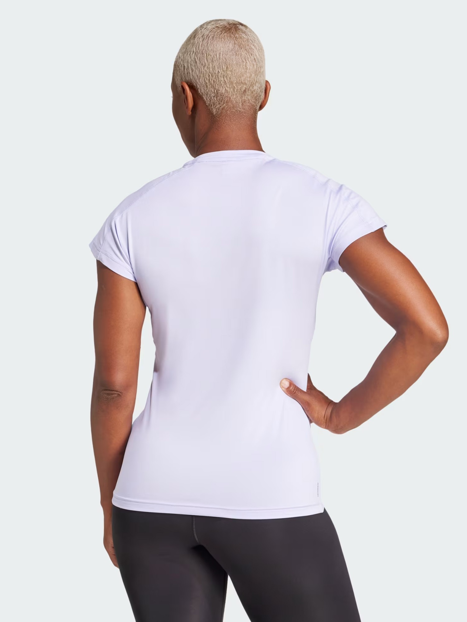 Футболка женская Adidas TR-ES MIN T фиолетовая JC9564 изображение 3