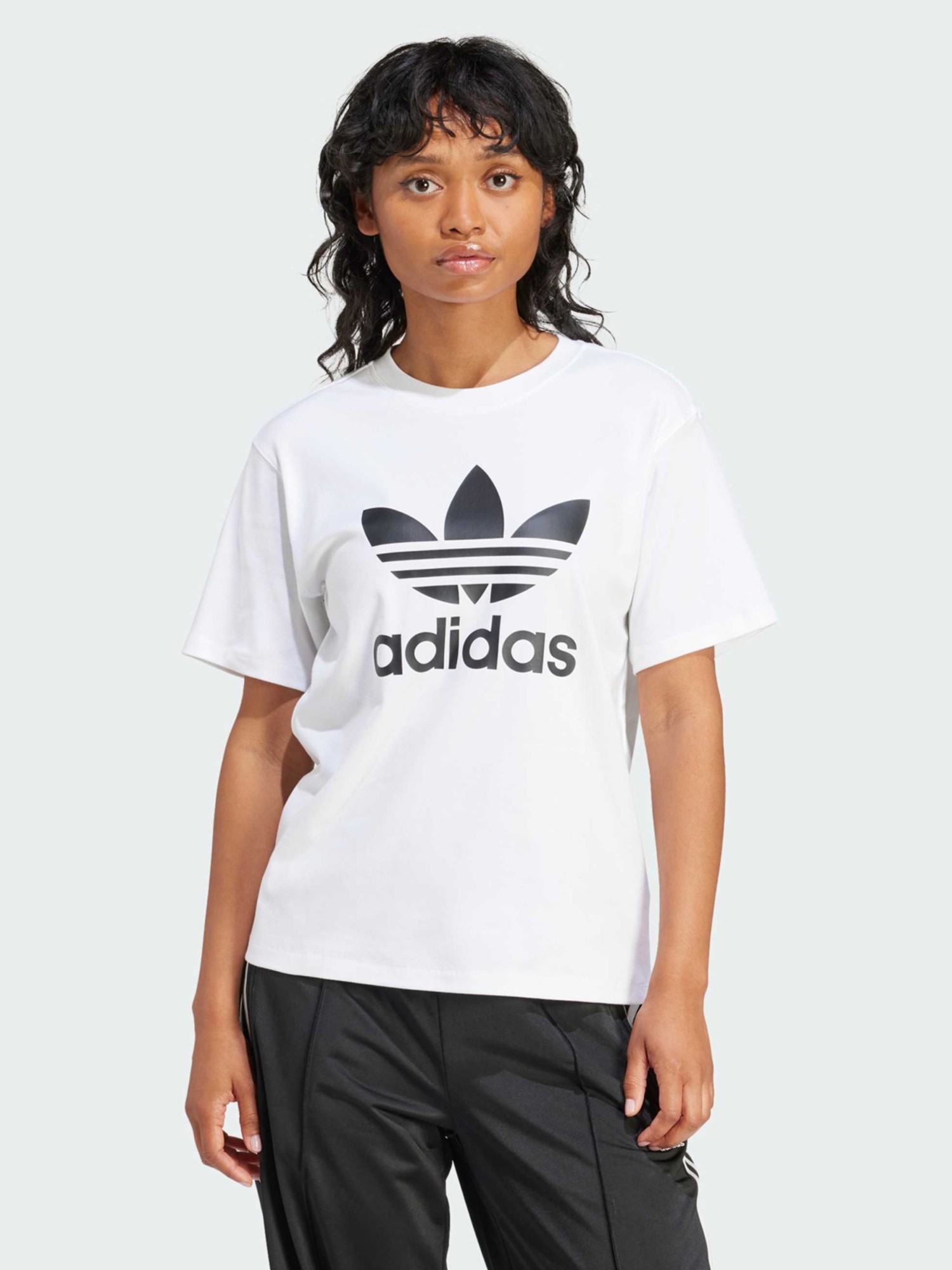 Футболка женская Adidas TREFOIL TEE белая IR9534 изображение 2