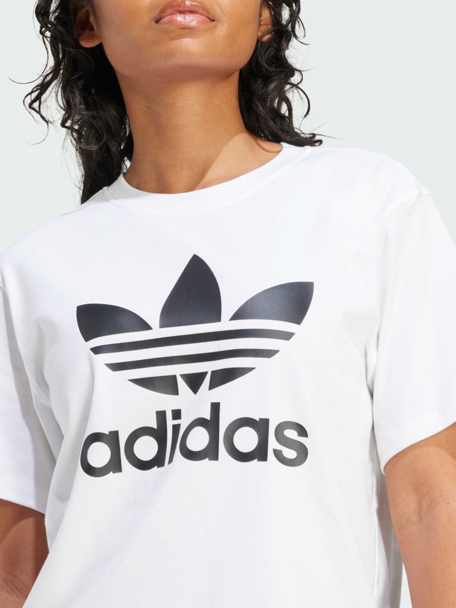Футболка женская Adidas TREFOIL TEE белая IR9534 изображение 5