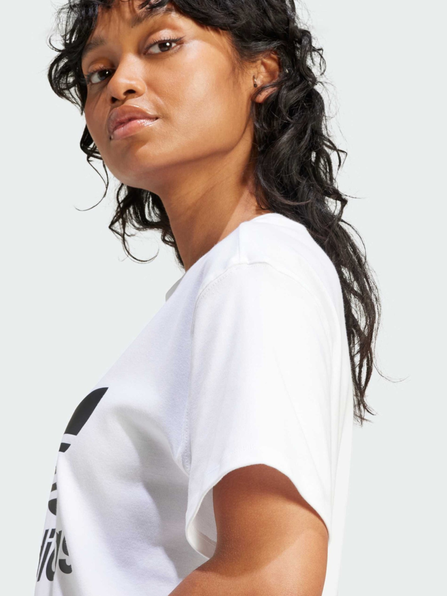 Футболка женская Adidas TREFOIL TEE белая IR9534 изображение 6