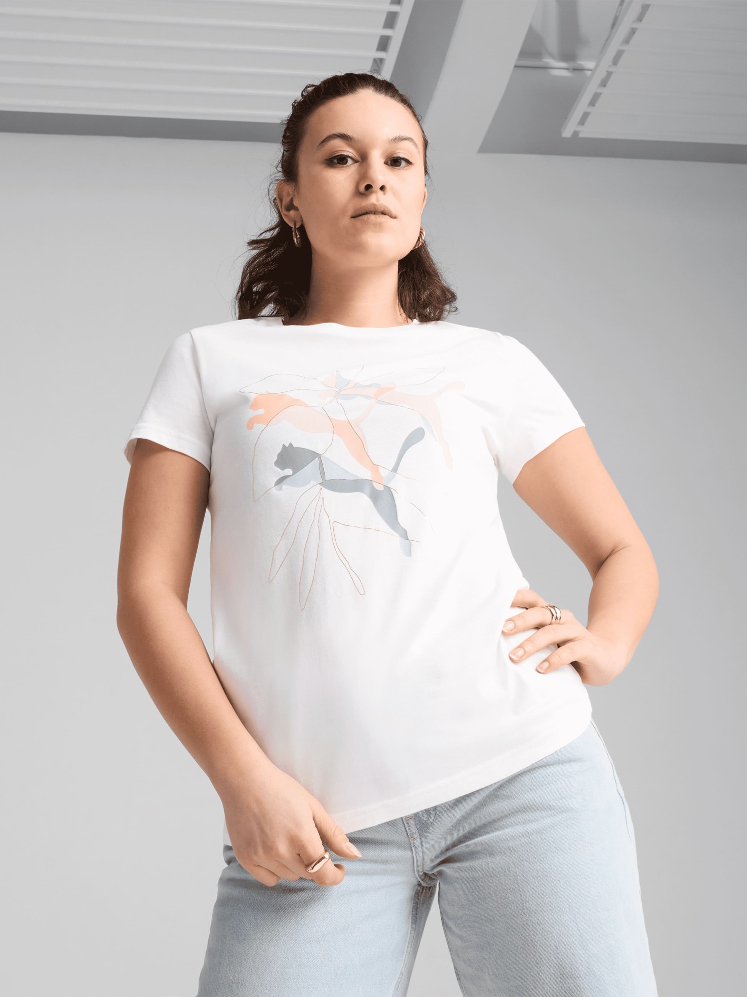 Футболка женская Puma GRAPHICS Branded Leaf Tee белая 68508202 изображение 2