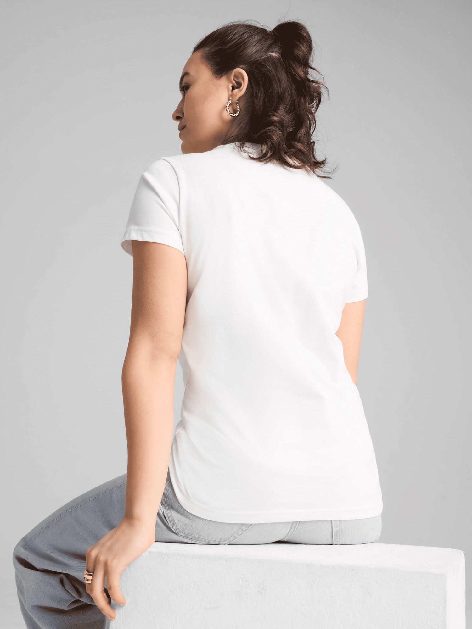 Футболка женская Puma GRAPHICS Branded Leaf Tee белая 68508202 изображение 3