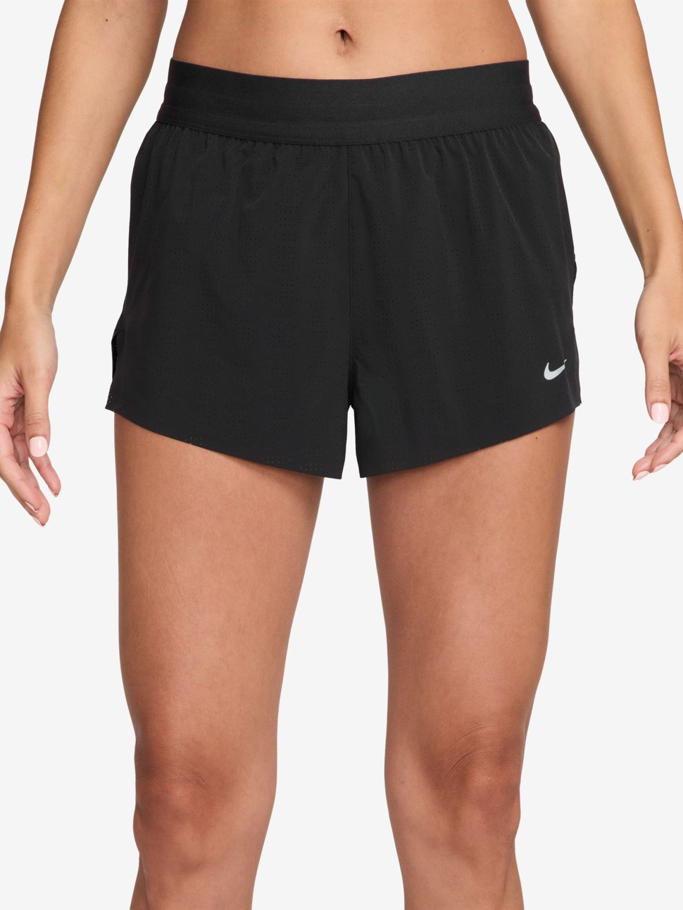 Шорти жіночі Nike W NK SWIFT NV BRTHE SHORT чорні IF1678-010 — фото 2