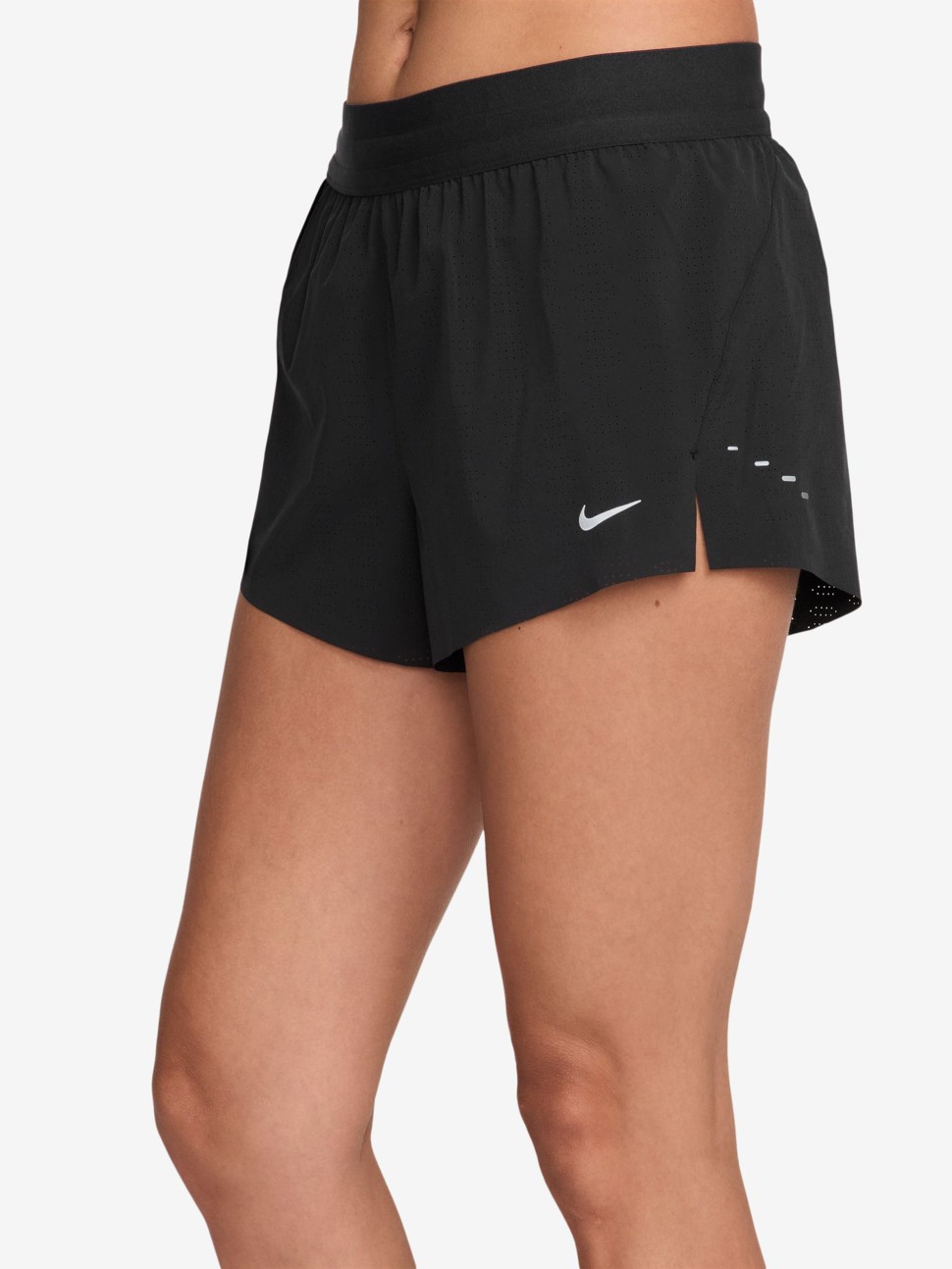 Шорти жіночі Nike W NK SWIFT NV BRTHE SHORT чорні IF1678-010 — фото 3