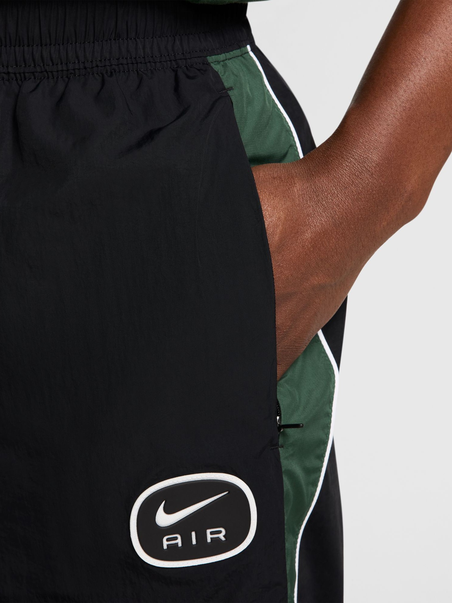 Штани чоловічі Nike M NSW SW AIR PANT WV чорні HM0170-011 изображение 5