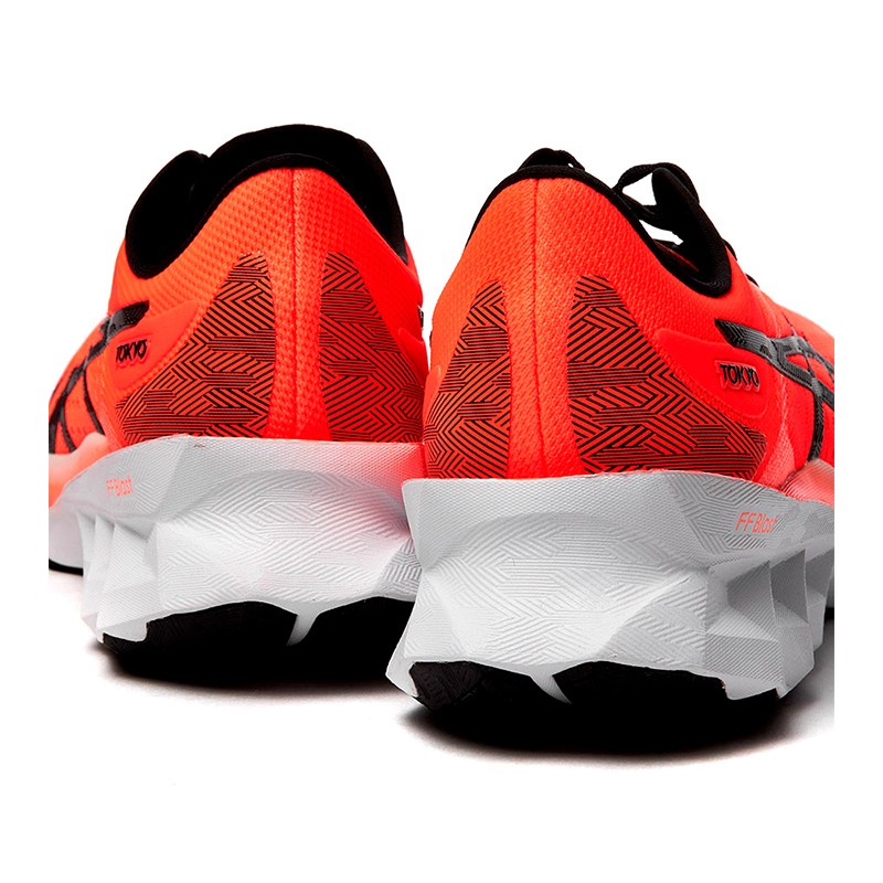 Кроссовки мужские Asics Novablast Tokyo красные 1011B072-600 — фото 5 — Sport City Кроссовки мужские Asics Novablast Tokyo красные 1011B072-600 — фото 5