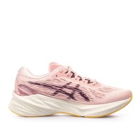 Кросівки жіночі Asics Novablast 3 рожеві 1012B288-700 изображение 1