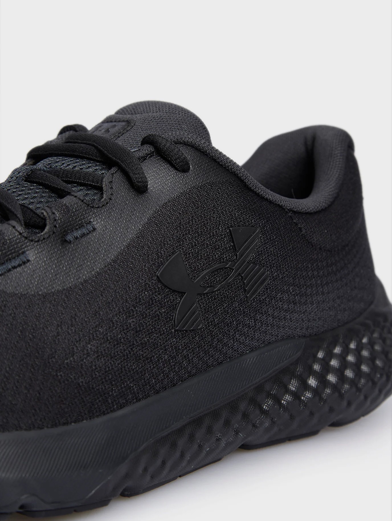 Кроссовки мужские Under Armour UA Charged Rogue 4 черные 3026998-002 изображение 3