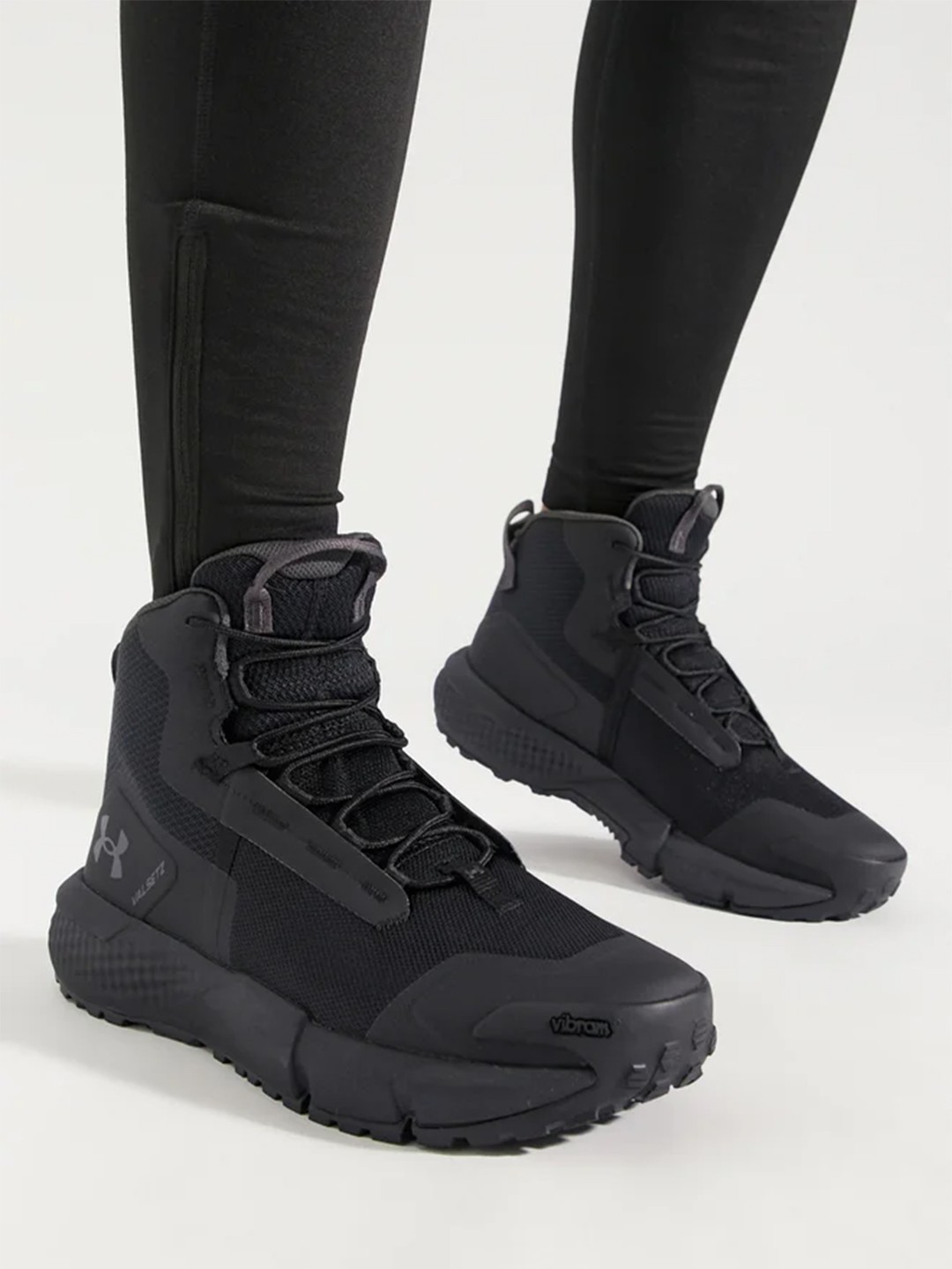 Ботинки мужские Under Armour UA Charged Valsetz Mid черные 3027382-001 изображение 7