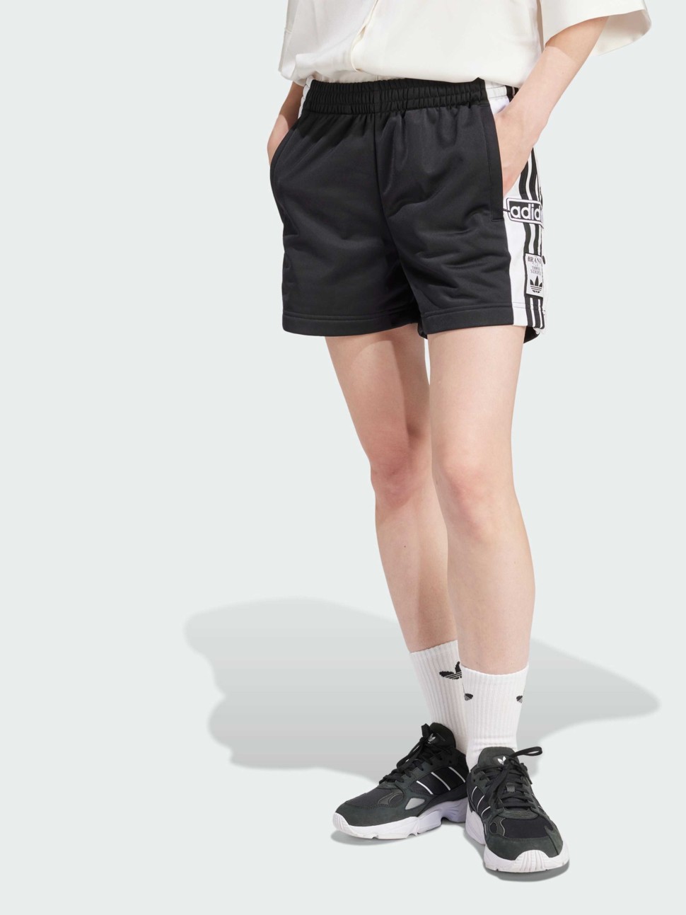 Шорти жіночі Adidas ADIBREAK SHORT чорні IU2518 — фото 2