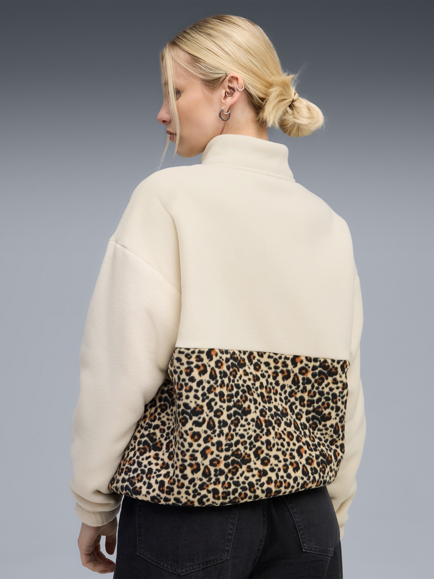 Толстовка женская Puma ESS GRAPHIC Animal Crew молочная 68808387 изображение 3