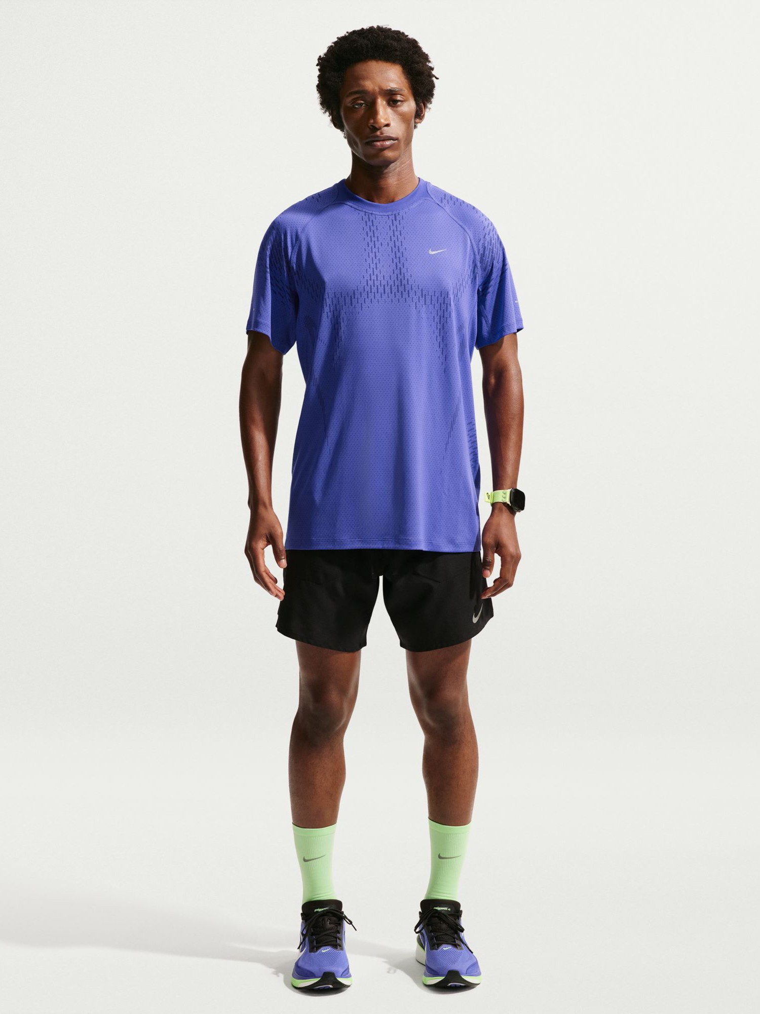 Футболка чоловіча Nike M NK DFADV STRIDE NVLTY SS TOP синя IF2088-494 изображение 2